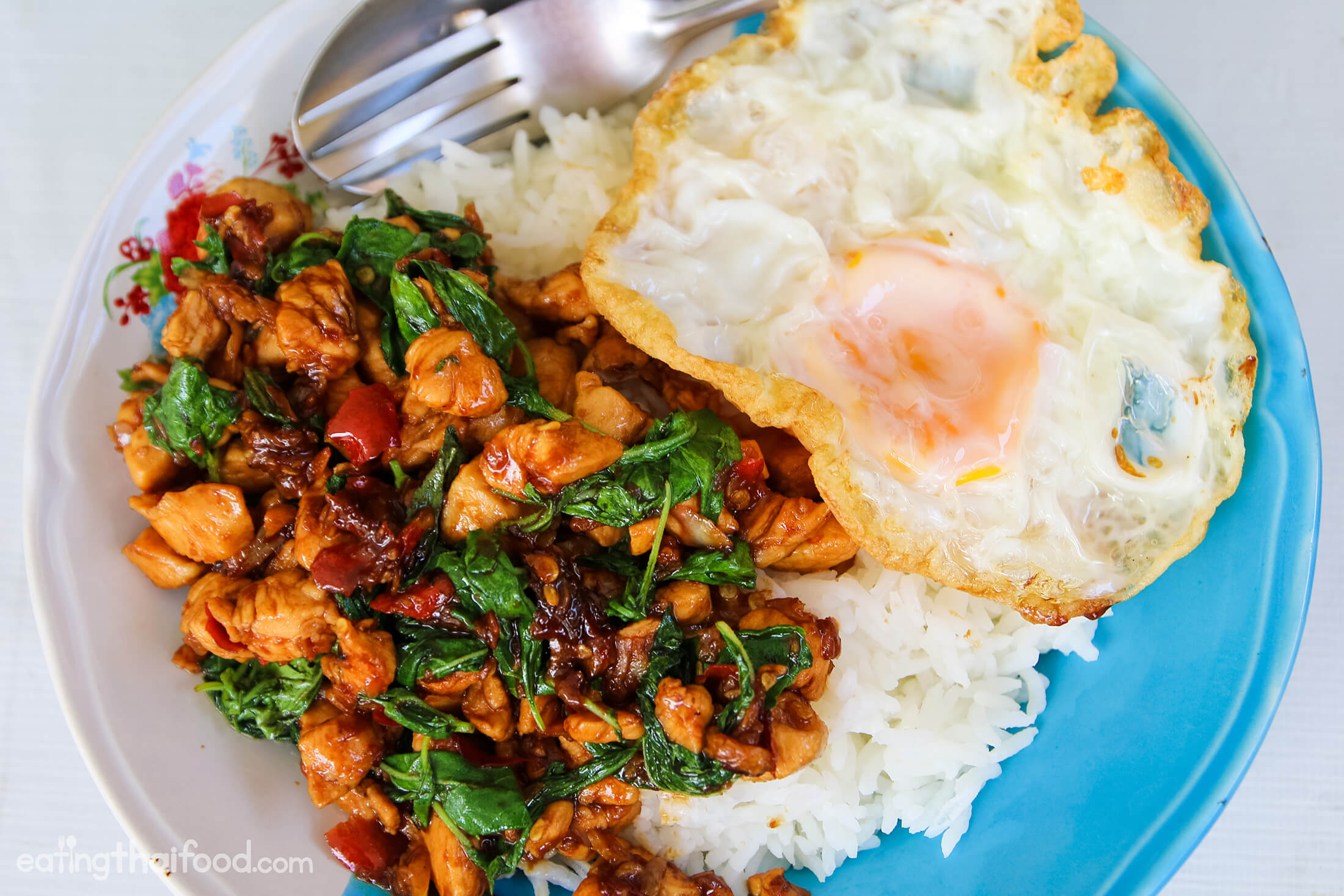 www.eatingthaifood.com