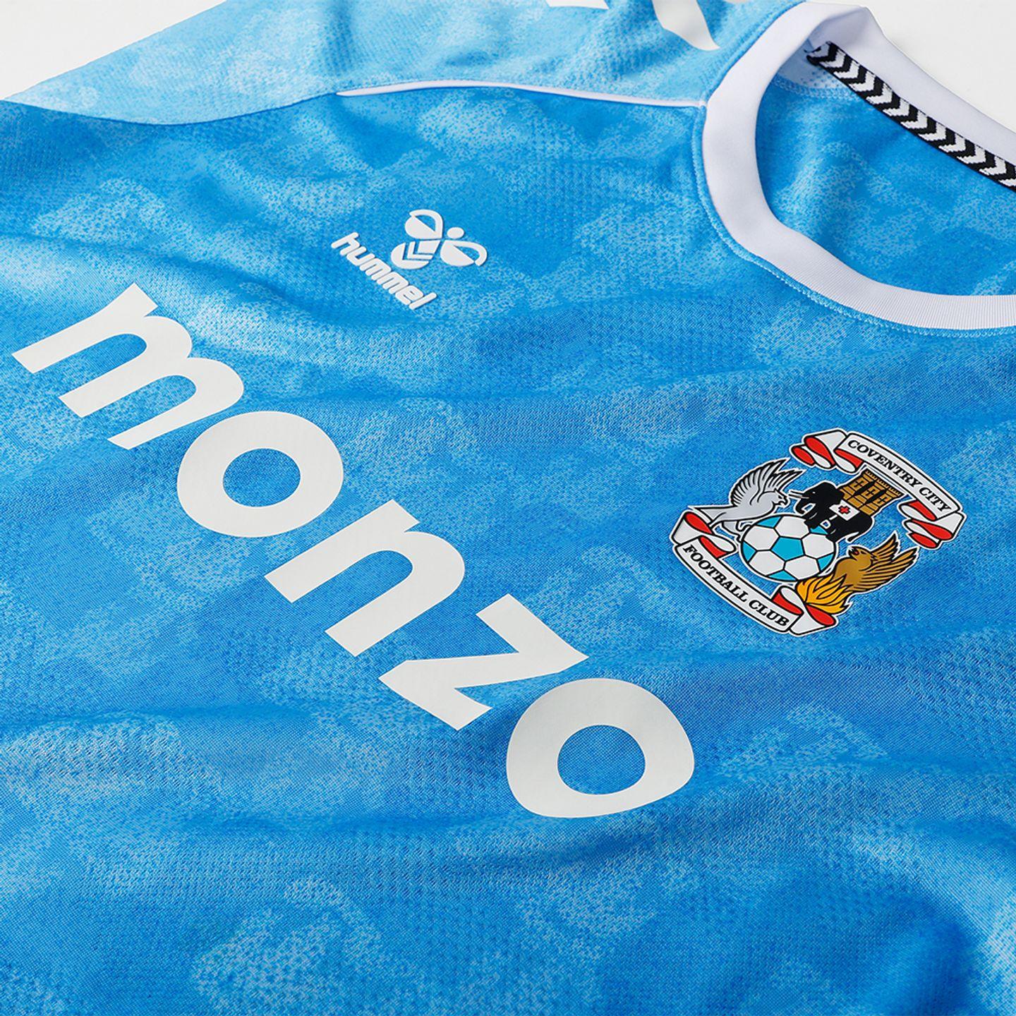 www.footballkitarchive.com