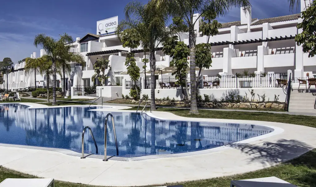 www.marbellafootballcenter.com