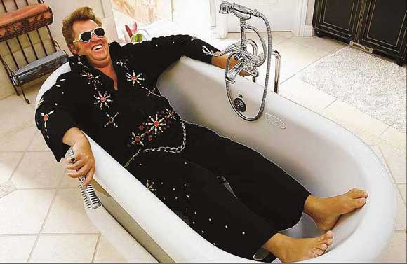 elvisimperson580x377.jpg