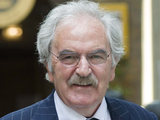 uktv_des_lynam.jpg