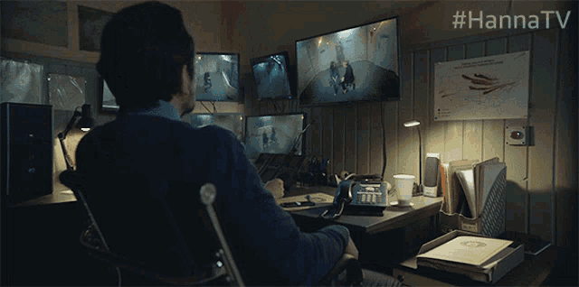 hello-answer-phone.gif