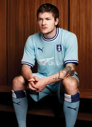 Coventry-City-Home-Kit-2011.png