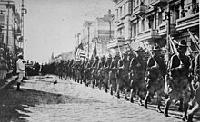 220px-American_troops_in_Vladivostok_1918_HD-SN-99-02013.JPEG